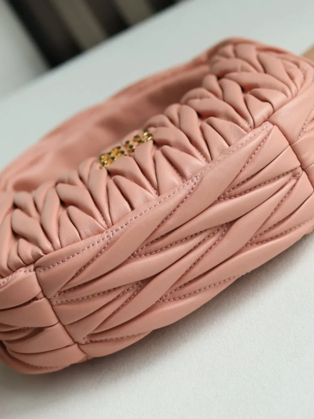 Miu Miu. dimensions 23